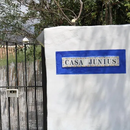 Casa Junius Lodge